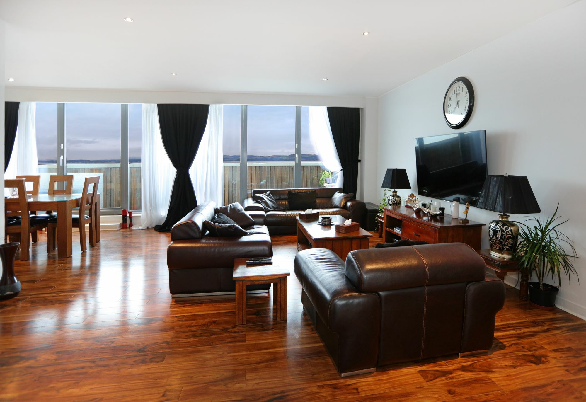 Waterfront Penthouse * EDI